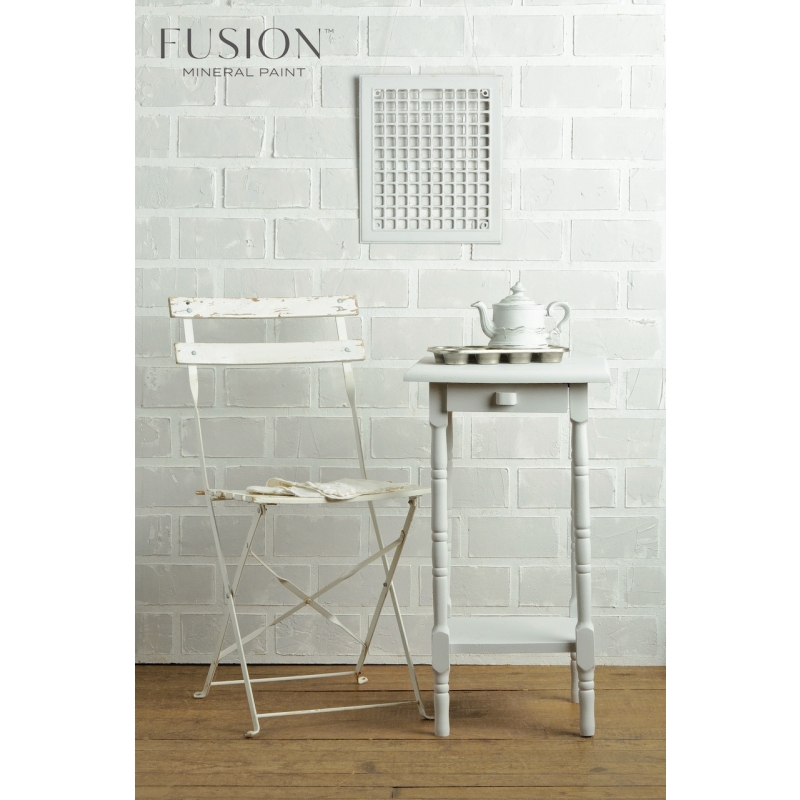 Lamp-White-mineraalvärv-fusion_mineral_paint-furniture.jpeg